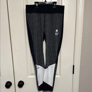 2 for $15! Under Armour Leggings medium